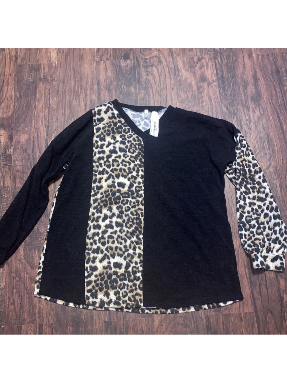 Forever 21 Black and Leopard Print Long-Sleeve Top